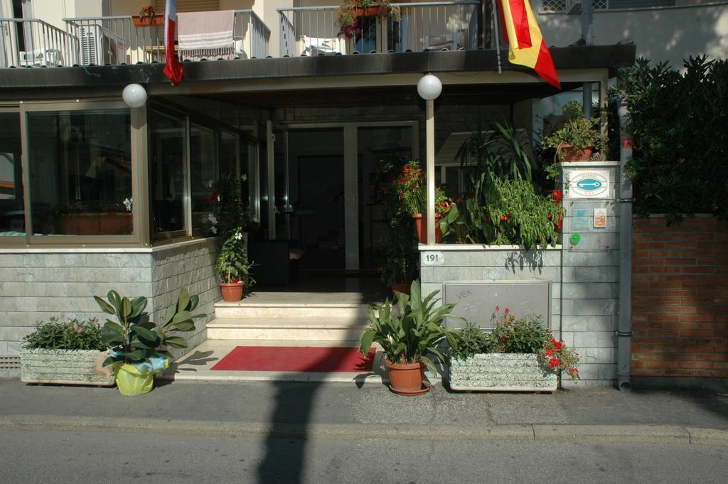 Hotel Ristorante La Terrazza Lido di Camaiore Exterior foto